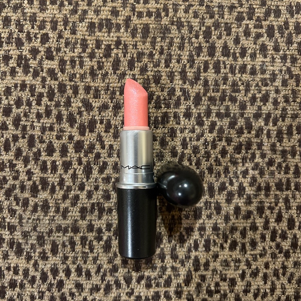 MAC Loves A Gamble RARE lipstick super hard to find